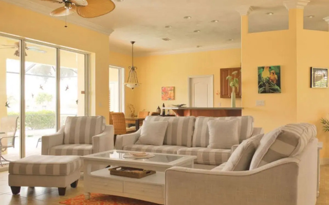 Sunny Villa