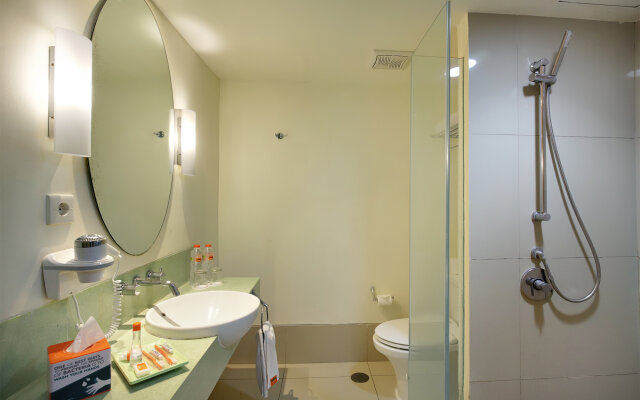 HARRIS Hotel & Residence Sunset Road Bali