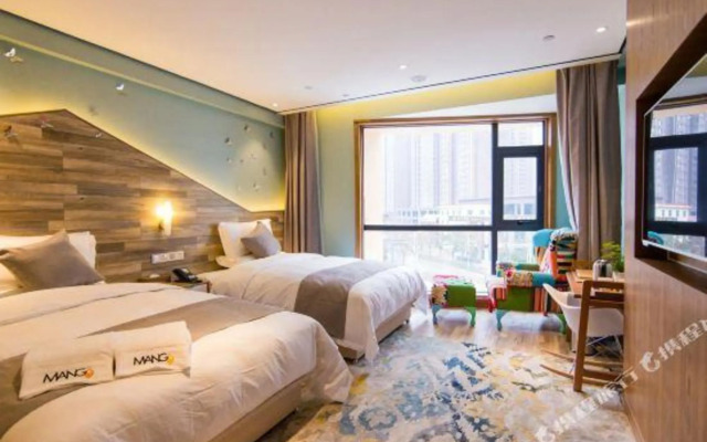 Mango One Huayue Hotel