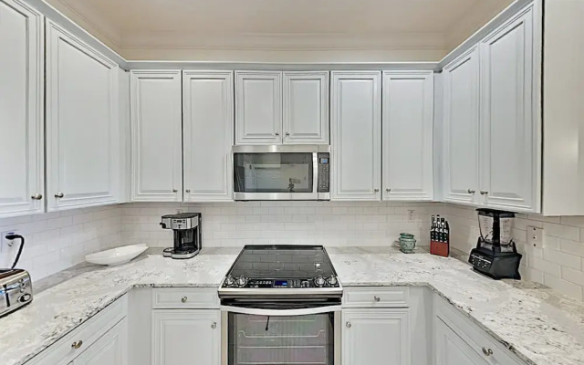 300cbw32 3 Bedroom Condo