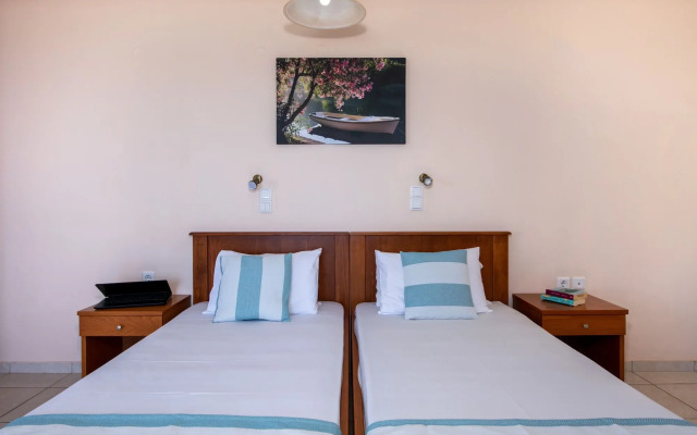 Sunrise Studios & Apartments