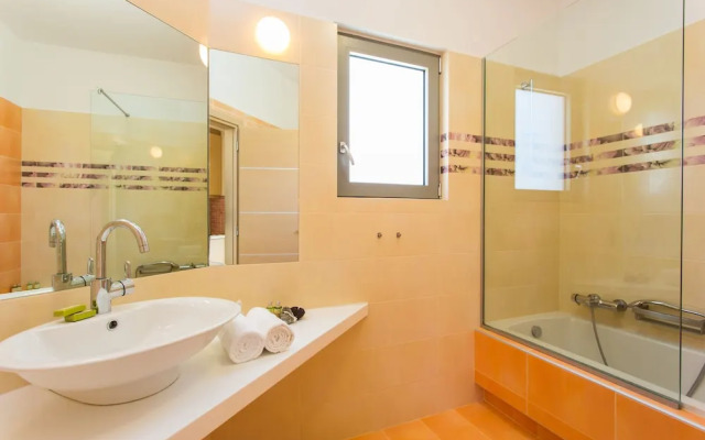 Deluxe Villa Ianthos - Outdoor Hot Tub & Kids Pool
