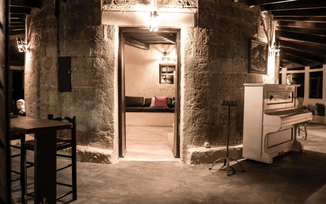 Mythica Tower Mill - Windmill Beach House