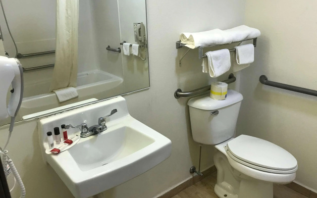 SureStay Plus Hotel by Best Western Bettendorf