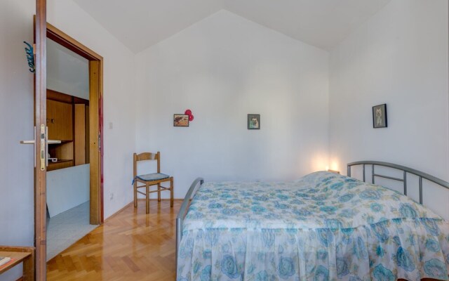 Beachfront apt at Exclusive Location Near Center