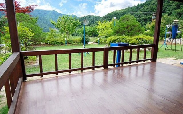 Gapyeong Clear Brook Green Mountain Pension