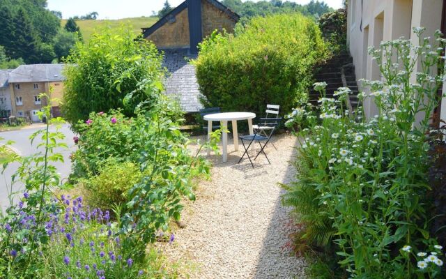 Modern Farmhouse in Chassepierre with Terrace