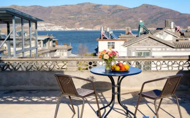 View the sea | Villa· Country · Seascape Art Villa (Dali Erhai Village Pier Store) – Outside – Dali
