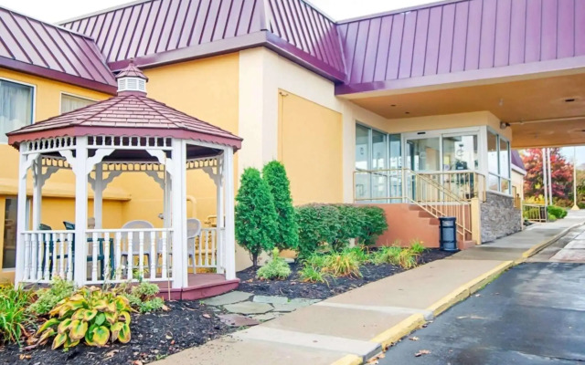 Quality Inn & Suites Syracuse Fairgrounds