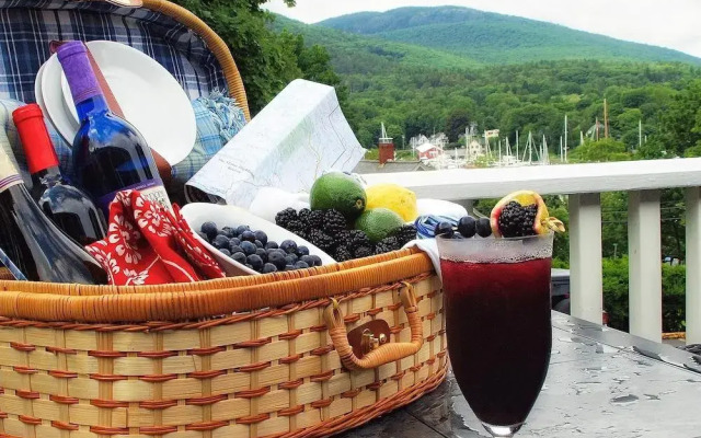 Camden Harbour Inn