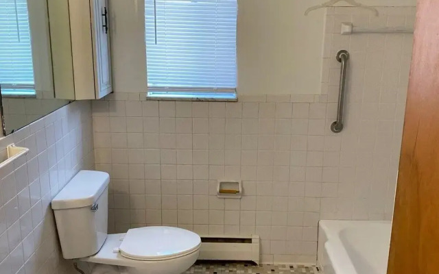 Modern, Homey 2-bedroom in Toledo