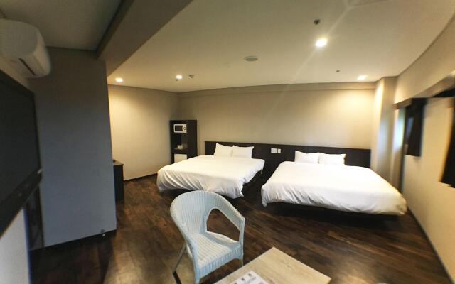 Rycom Crystal Hotel
