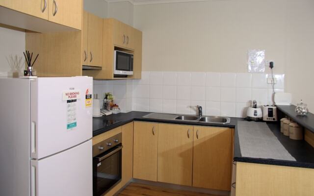 Adelaide Central Apartment - 3Br, 2Bath & Carpark