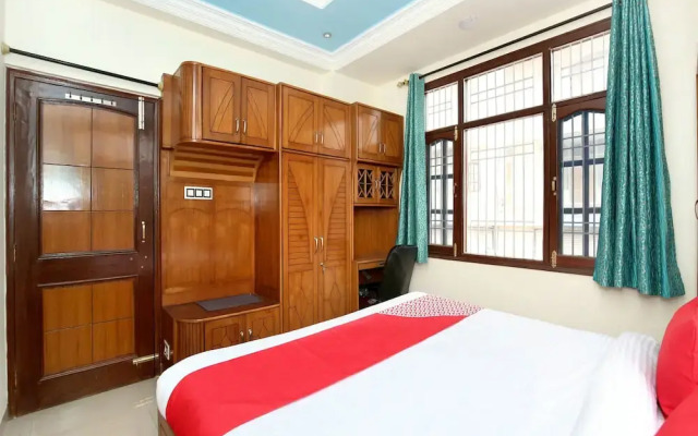OYO 11905 Home Royal View Sec 6