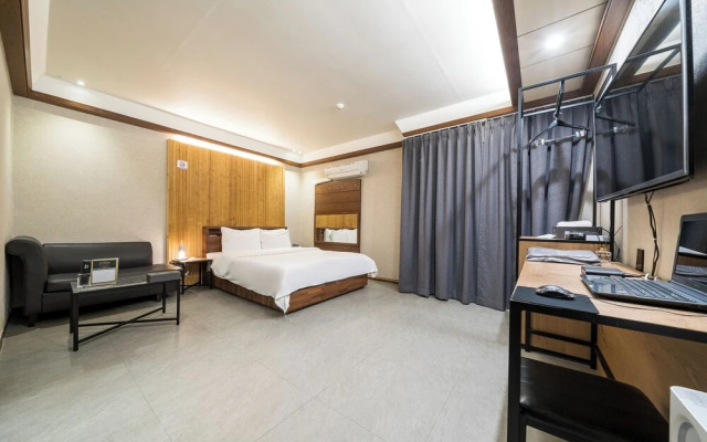 SKYHOTEL