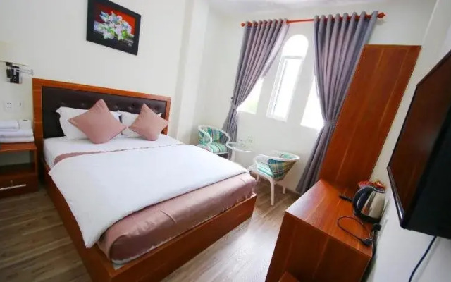Phuong Vy Luxury Hotel