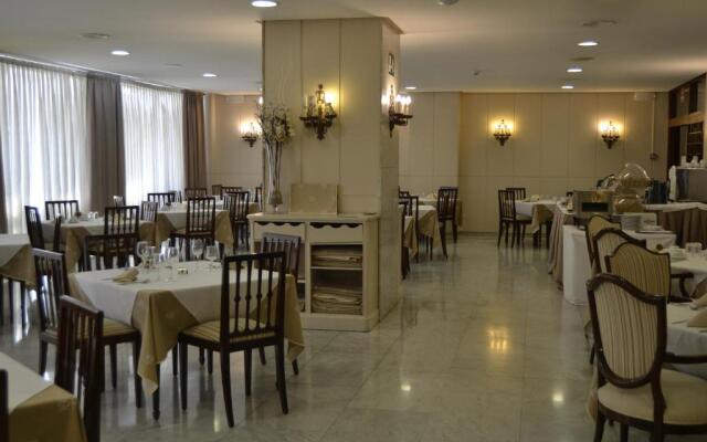 Hotel Mir Octavio