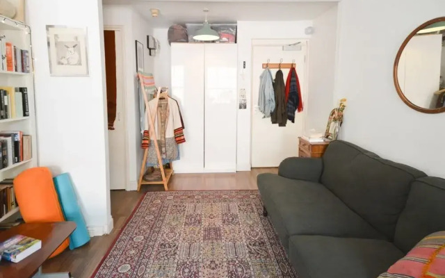 Bright and Cosy Studio Apartment in Stokes Croft