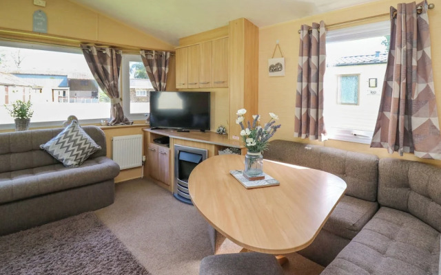 Caravan 2 at Blackmoor Farm