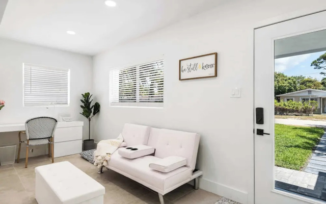 Sunrise Palms 10 Min to Beach!