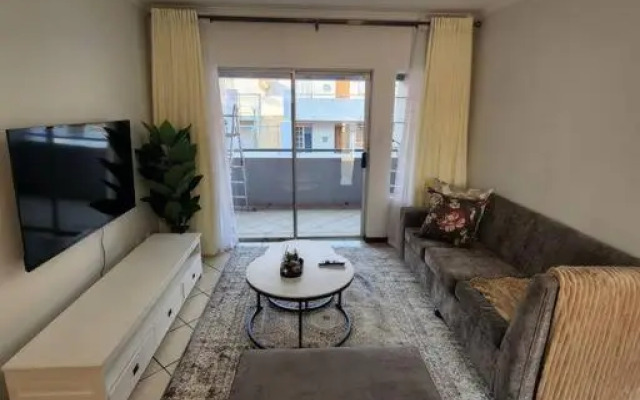 Elegant 2 bed apartment next to Gautrain Centurion