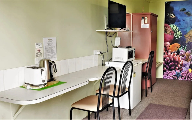 Mollymook Ocean View Motel Reward Long Stays - Over 18's Only