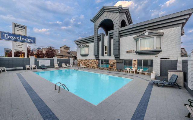 Travelodge by Wyndham Calgary South