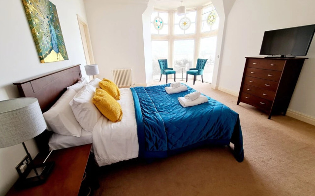 Seas the Day - Luxury Beach Apartment - Sleeps 4