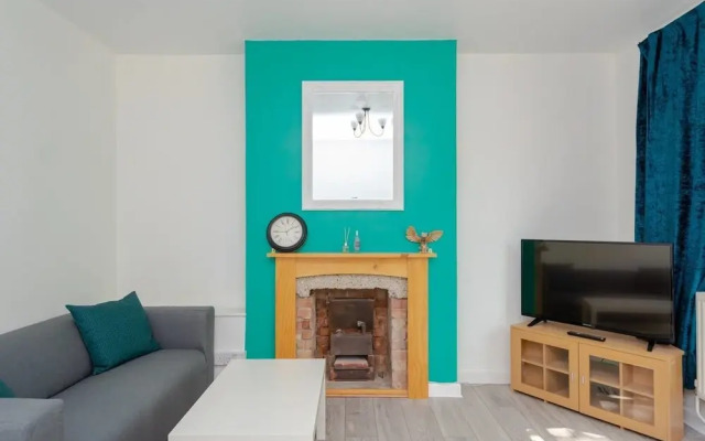 Bright 1 Bedroom Home W/balcony