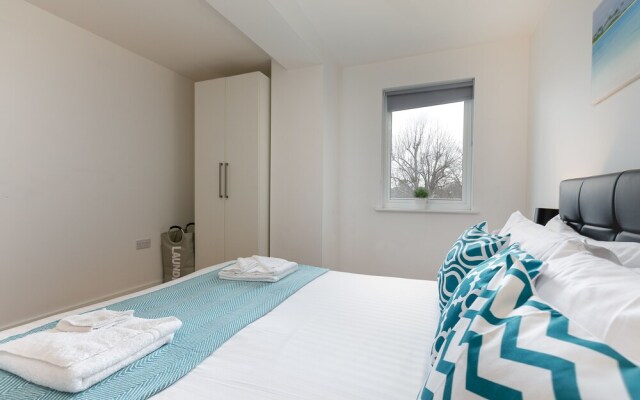 Skyvillion Tower Points - Tower Point Lovely apartment in Enfield London