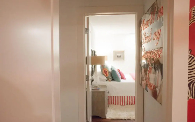 The Hepburn - Walk to Bville Square