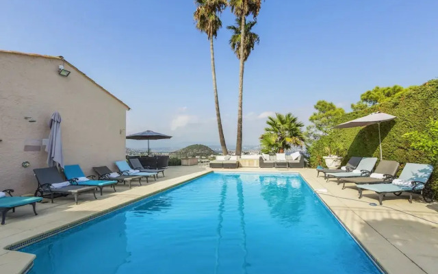 Cannes Mandelieu Lovely 6-Bed Villa