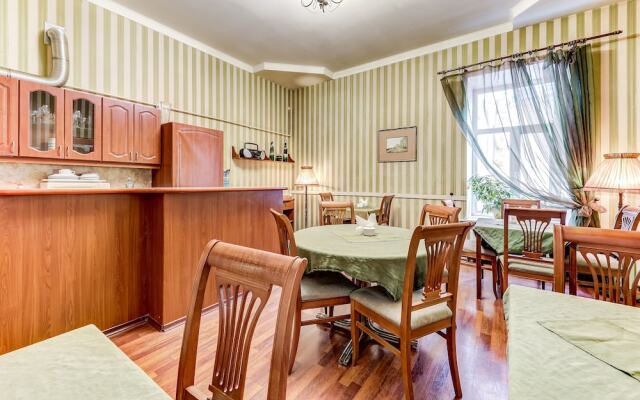 Guest Rooms on Nevsky Prospekt 47