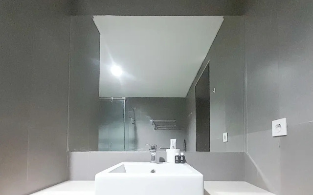 Spacious And Elegant 1Br At Patraland Amarta Apartment