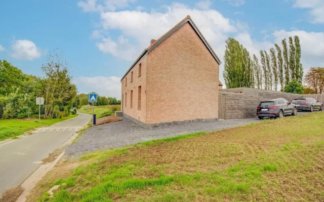 Lush Holiday Home in Vlaanderen With Private Pool