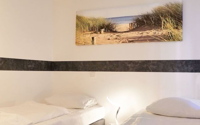 Saina Hotel