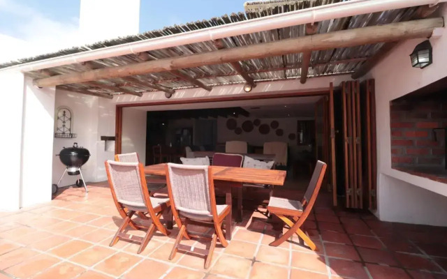 Sea Pearl Holiday Home