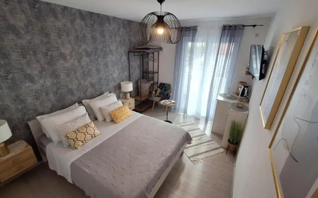 Apartments and rooms with parking space Hvar - 13161