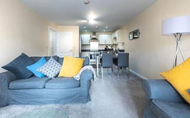 Immaculate 2-bed Apartment in Reading