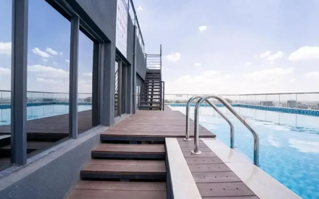Lux Suites Laurel Hill Suites