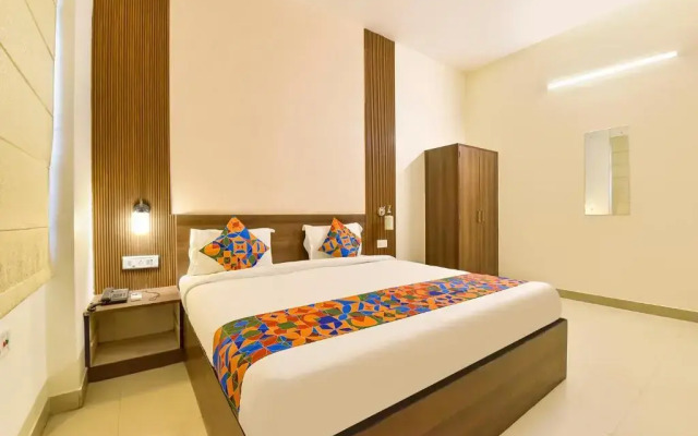 OYO 9571 Hotel Aditya Residency