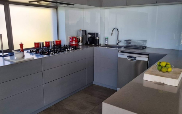 Stylish 2 Bedroom Apartment With Stunning City Views