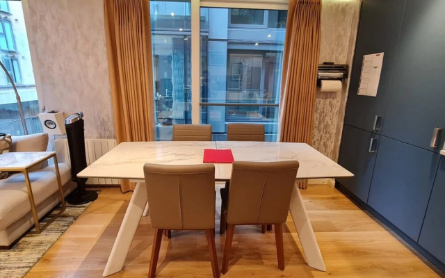 Stylish and Modern 1 Bedroom Apartment in Farringdon
