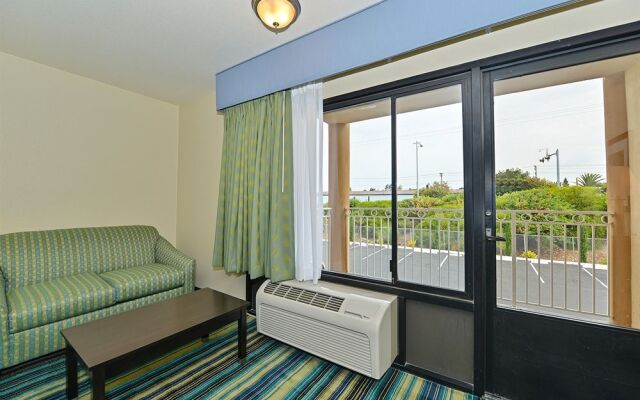 Super 8 By Wyndham Vallejo/Napa Valley