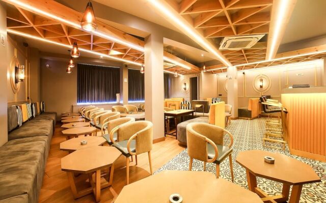 OYO 19789 Kiran Palace