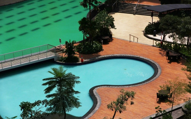 Cozy Studio at The Springlake Apt near Summarecon Mall