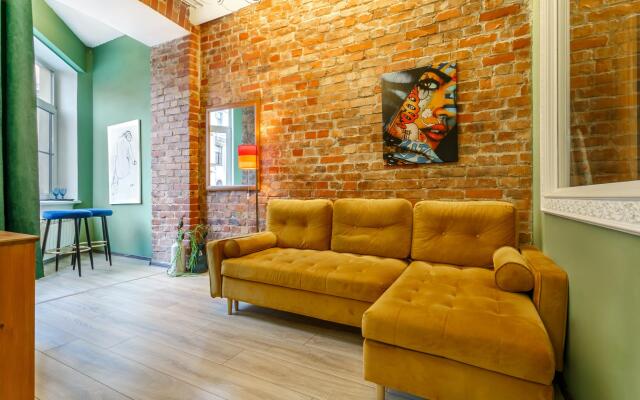 SeApart. На Большом 13 (бывш. Апартаменты на Большом проспекте Петроградской Стороны)