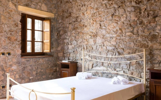 Altido Swim & Stone Villa