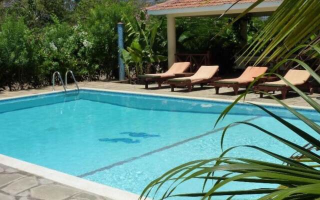 Niro Paradise House-Kusyombunguo Hotels