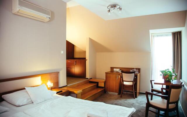Oliva Hotel